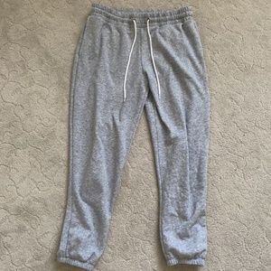 gray sweatpants